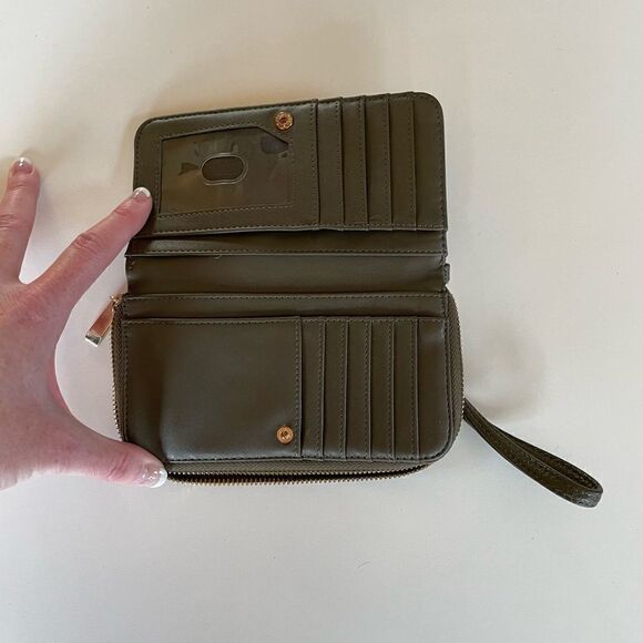 EUC a new day Womens Olive Green Clutch Wristlet - Picture 3 of 4